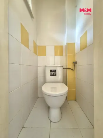 Pronájem bytu 1+kk, Praha - Holešovice, Stupkova, 31 m2