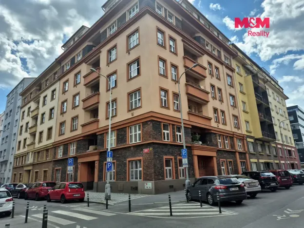 Pronájem bytu 1+kk, Praha - Holešovice, Stupkova, 31 m2