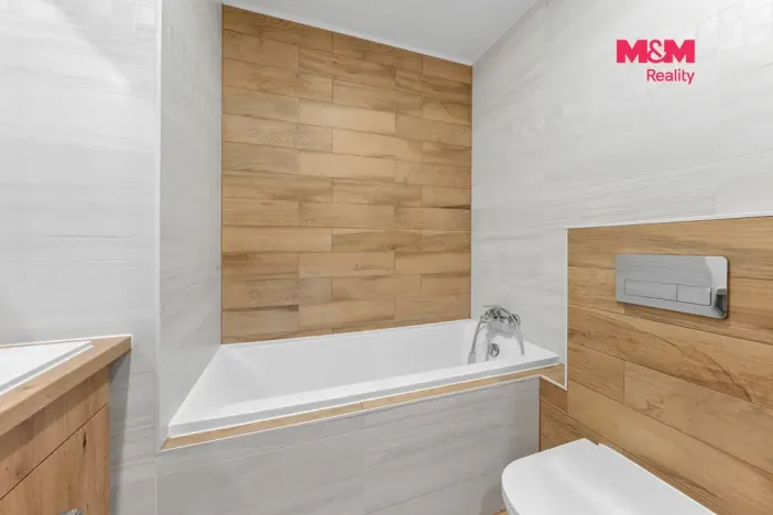 Prodej bytu 2+1, Povrly, Sídliště II, 56 m2