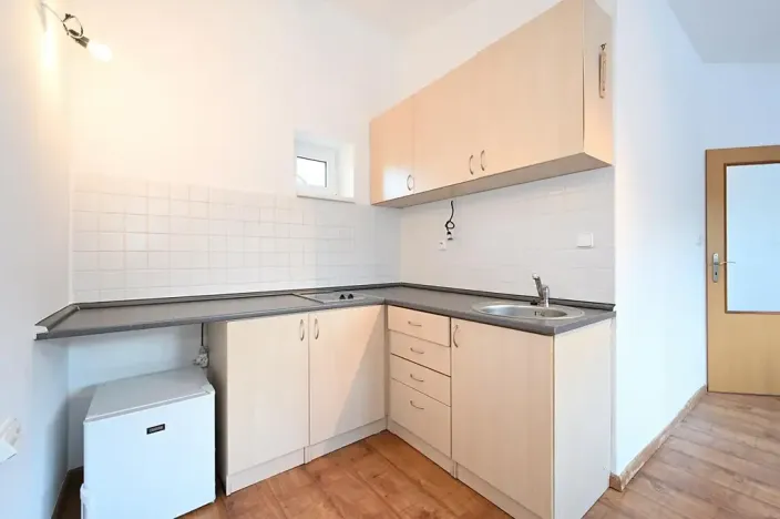 Pronájem kanceláře, Praha - Chodov, 7. května, 454 m2
