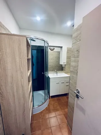 Prodej bytu 2+1, Karlovy Vary, Jaltská, 51 m2