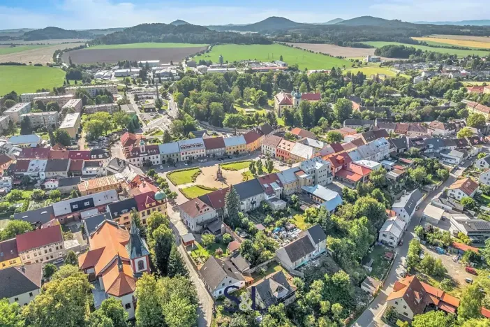 Prodej rodinného domu, Doksy, náměstí Republiky, 470 m2