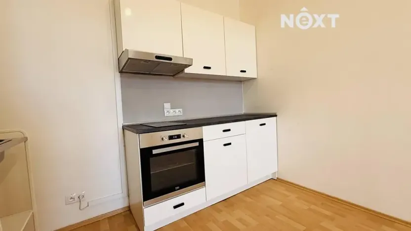 Pronájem bytu 2+kk, České Budějovice, Dobrovodská, 31 m2
