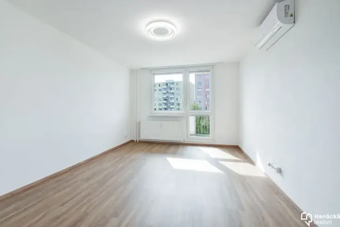 Pronájem bytu 2+1, Olomouc, Schweitzerova, 56 m2