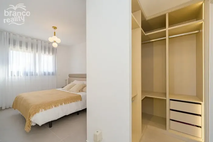 Prodej bytu 3+kk, Villajoyosa, Alicante, Španělsko, 81 m2