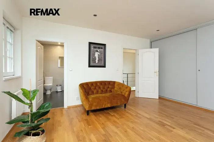 Pronájem rodinného domu, Praha - Nebušice, Na Malé Šárce, 302 m2