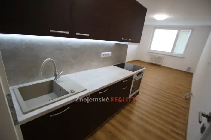 Pronájem bytu 1+kk, Znojmo, Krylova, 30 m2