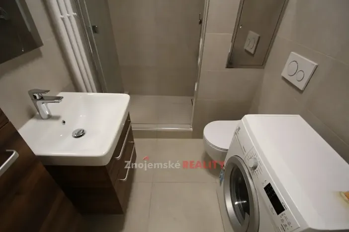 Pronájem bytu 1+kk, Znojmo, Krylova, 30 m2