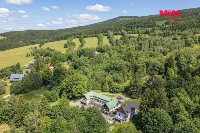 Prodej ubytování, Deštné v Orlických horách, 1200 m2