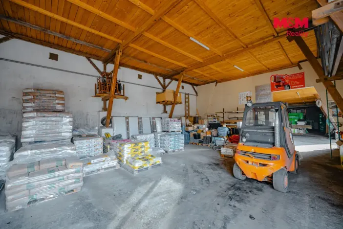 Prodej obchodního prostoru, Hřibiny-Ledská - Hřibiny, 900 m2
