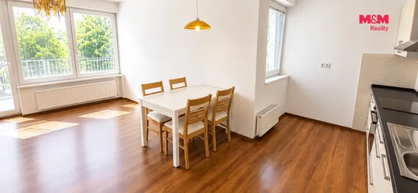 Pronájem bytu 2+kk, Pardubice - Zelené Předměstí, Pod Vinicí, 57 m2