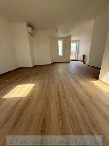 Pronájem bytu 2+kk, Praha - Vinohrady, 75 m2