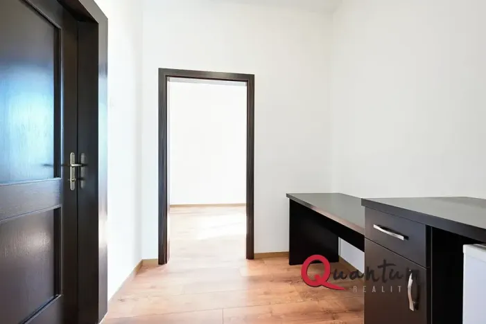 Prodej bytu 1+kk, Praha - Suchdol, Suchdolské náměstí, 19 m2