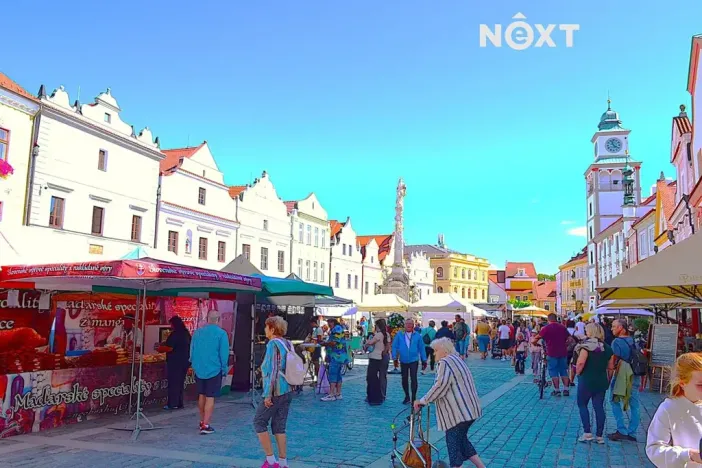 Pronájem obchodního prostoru, Třeboň, Masarykovo nám., 16 m2