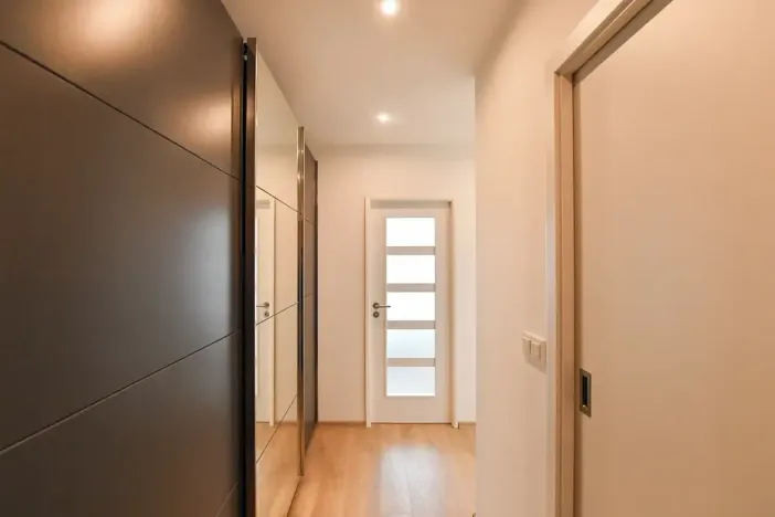 Pronájem bytu 2+kk, Praha - Kobylisy, Famfulíkova, 44 m2