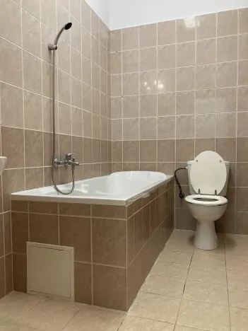 Pronájem bytu 2+1, Chomutov, Kukaňova, 68 m2