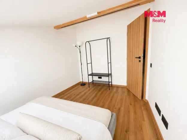 Pronájem bytu 3+kk, Nupaky, 80 m2