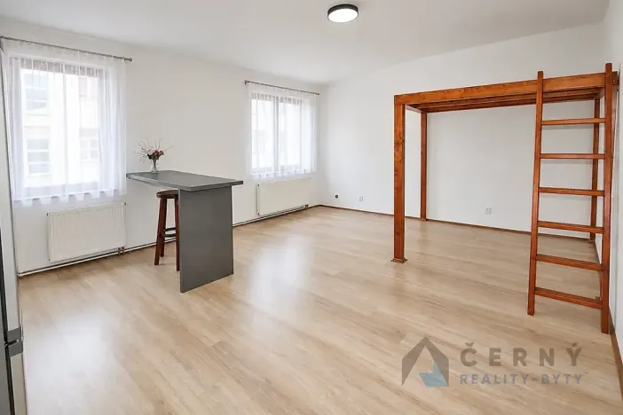 Pronájem bytu 1+kk, Liberec, nám. Sokolovské, 45 m2