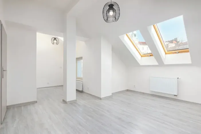 Pronájem bytu 1+kk, Praha - Vršovice, Košická, 35 m2