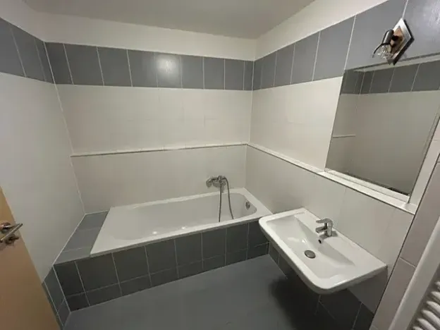 Pronájem bytu 2+kk, Praha - Hloubětín, Nademlejnská, 47 m2