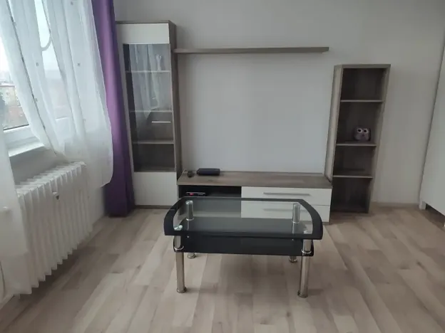 Pronájem bytu 1+kk, Praha - Záběhlice, Topolová, 31 m2