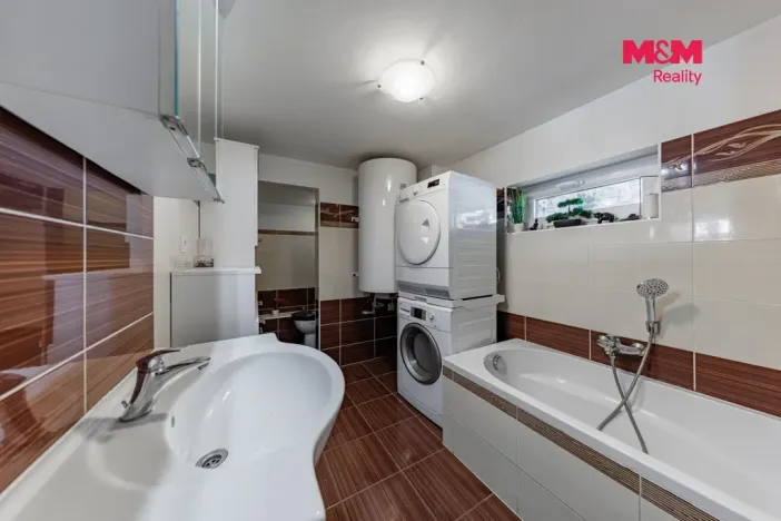 Prodej činžovního domu, Karlovy Vary - Stará Role, Svobodova, 100 m2