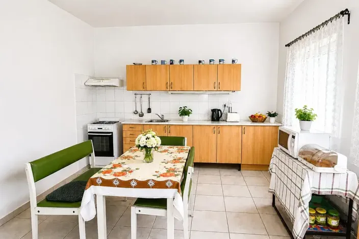 Prodej podílu rodinného domu, Vintířov, 200 m2