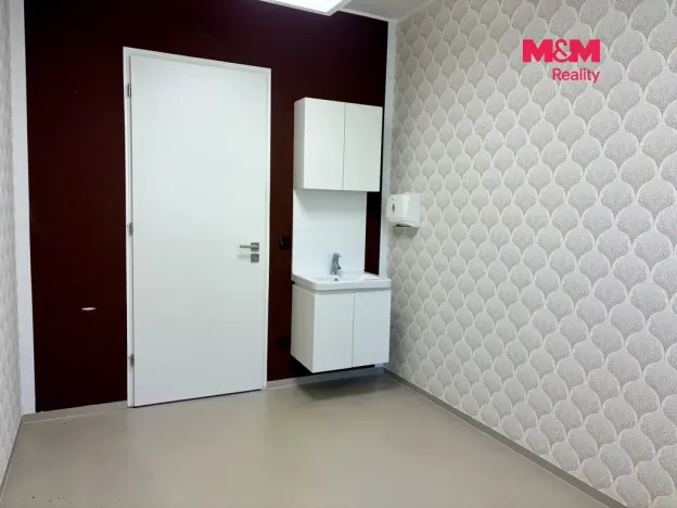 Pronájem obchodního prostoru, Pardubice - Zelené Předměstí, Jiráskova, 10 m2