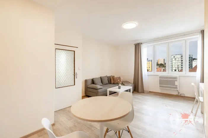 Pronájem bytu 2+kk, Praha - Michle, Podle Kačerova, 43 m2