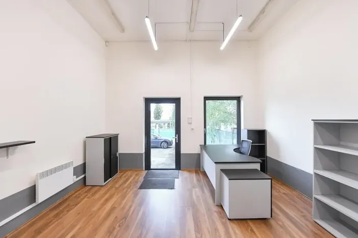 Prodej skladu, Praha - Horní Počernice, Komárovská, 210 m2