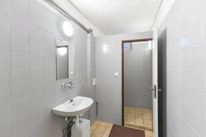 Prodej skladu, Praha - Horní Počernice, Komárovská, 210 m2