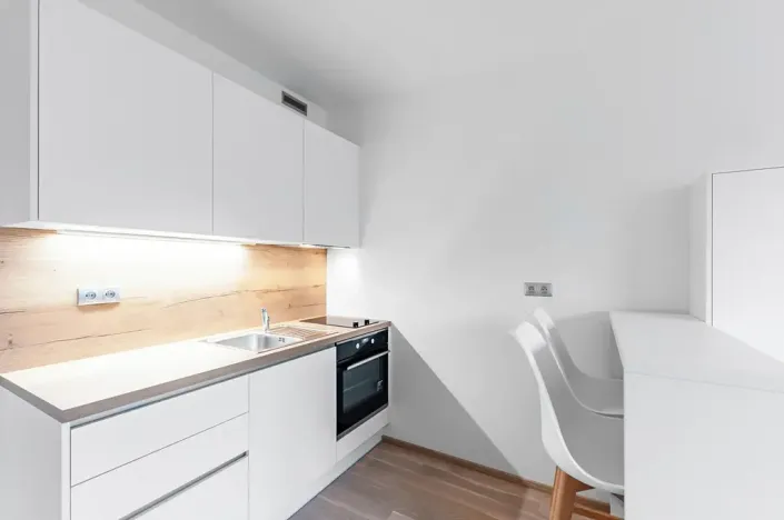 Pronájem bytu 1+kk, Praha - Vysočany, Bassova, 34 m2