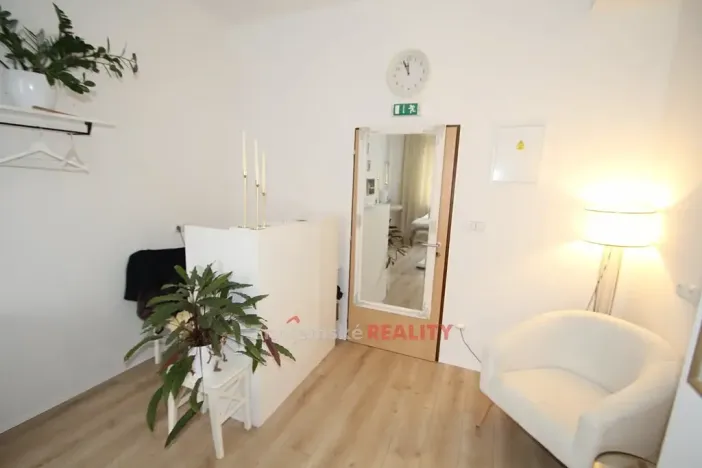 Pronájem komerční nemovitosti, Znojmo, Tovární, 18 m2