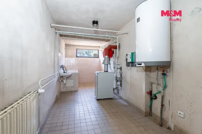 Prodej rodinného domu, Chvaletice, Budovatelů, 180 m2