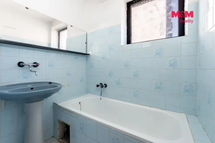 Prodej rodinného domu, Chvaletice, Budovatelů, 180 m2