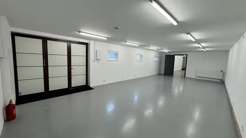 Pronájem obchodního prostoru, Liberec, Uralská, 270 m2