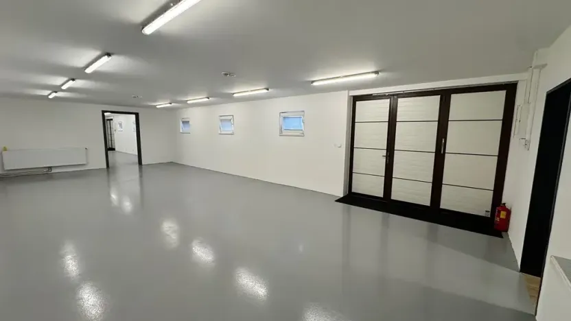 Pronájem obchodního prostoru, Liberec, Uralská, 270 m2