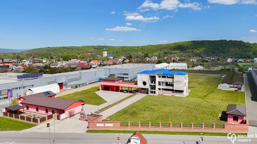 Prodej komerčního pozemku, Moravičany, 13670 m2