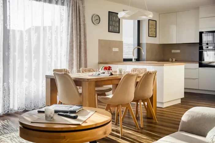 Prodej rodinného domu, Kamenice nad Lipou, Dobšova, 215 m2