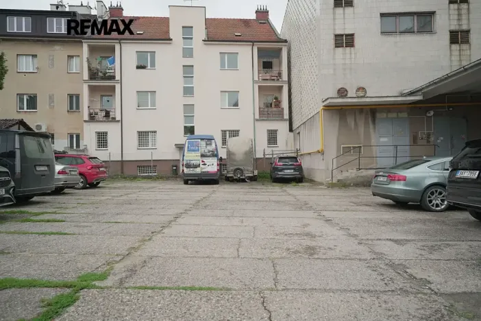 Pronájem obchodního prostoru, Hradec Králové, Gočárova třída, 865 m2