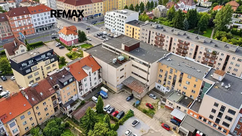 Pronájem obchodního prostoru, Hradec Králové, Gočárova třída, 865 m2