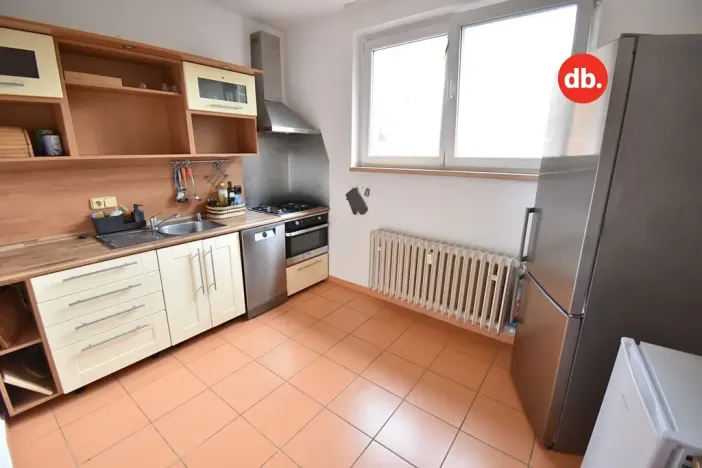 Pronájem bytu 3+1, Karlovy Vary, Majakovského, 74 m2