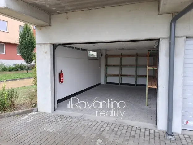 Pronájem garáže, Šlapanice, 22 m2