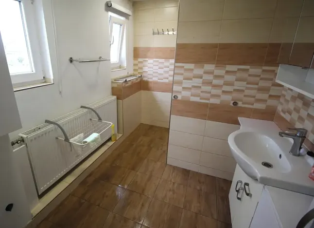 Prodej podílu rodinného domu, Jirny, Na Jablonce, 125 m2