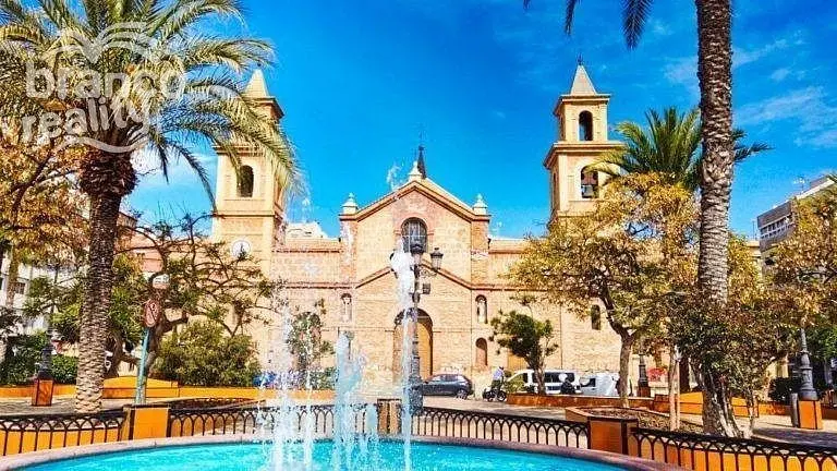 Prodej bytu 4+kk, Torrevieja, Alicante, Španělsko, 102 m2