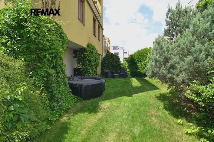 Prodej bytu 3+kk, Praha - Hloubětín, K náhonu, 71 m2