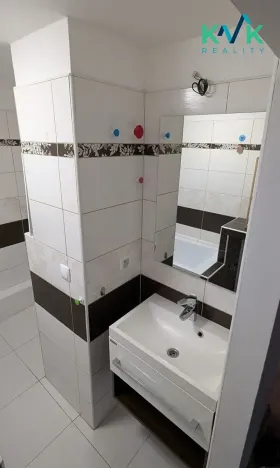 Pronájem bytu 2+1, Karlovy Vary, Školní, 63 m2