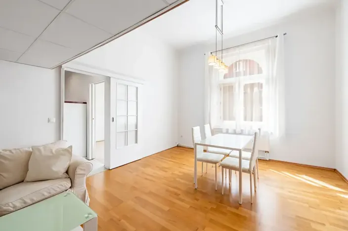 Pronájem bytu 3+kk, Praha, Lucemburská, 44 m2