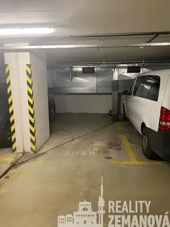 Pronájem garážového stání, Praha - Stodůlky, Petržílkova, 23 m2