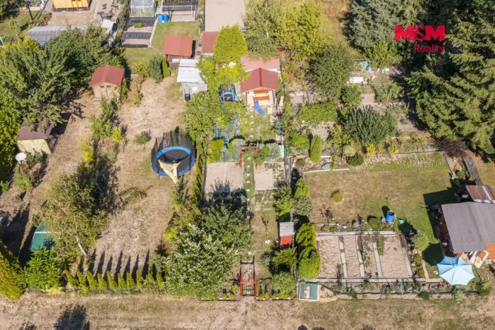 Prodej zahrady, Rybitví, 185 m2